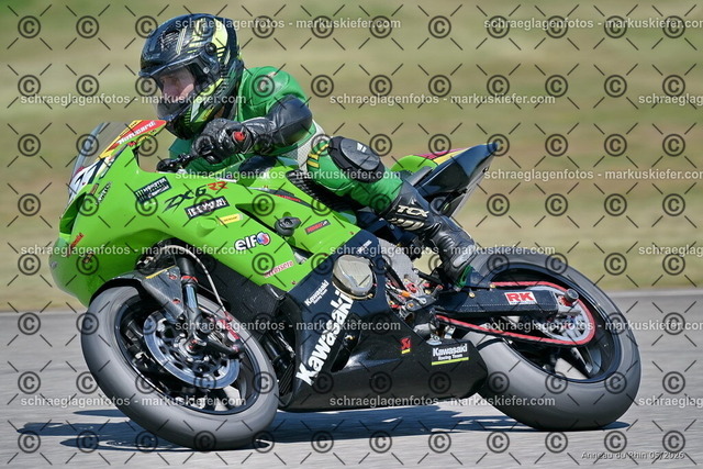 26BT01-1300 | markuskiefer.com - Realisiert mit Pictrs.com