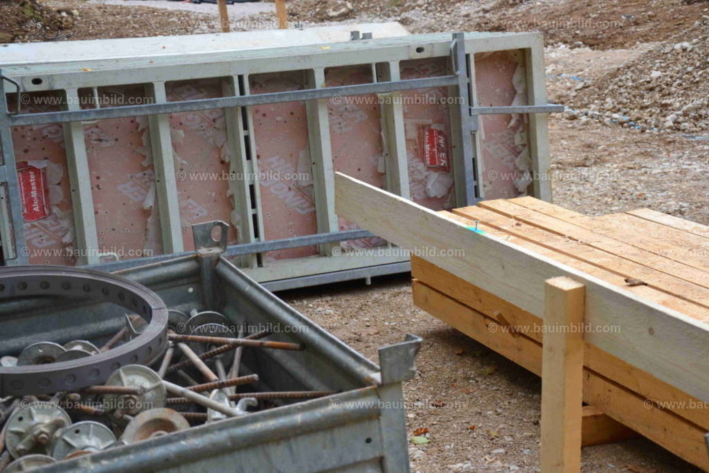 bib-lg01-baustelleneinrichtung-0068 | Nach LV-Leistungsgruppen sortierte Detailfotos über den Bau eines Hauses. Alle Hausbau-Bilder direkt vom Urheber und Autor der Website Haus-Selber-Bauen.com