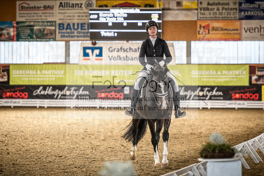 DOS_2520 | Entdecke hochwertige Reitturnierfotos von Foto Oger. Professionell, emotional und authentisch – jetzt Lieblingsmomente im Shop bestellen.Deutschlandweite Turnierfotografie. - Realisiert mit Pictrs.com
