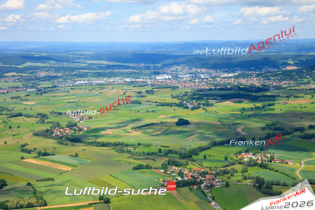 Die Luftaufnahme der Stadt Kulmbach wurde vom UL-Flugzeug heraus erstellt ( keine Drohne )- hohe Auflösung für beste Qualität