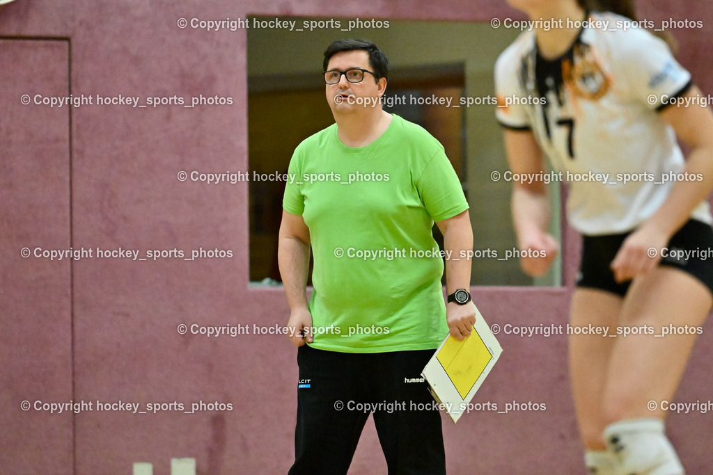 ASKÖ Volley Eagles Villach vs. TI- Schu Staudinger Volley 22.3.2024 | Headcoach ASKÖ Eagles Volley HABJAN Danijel, ASKÖ Volley Eagles Villach vs. TI- Schu Staudinger Volley 22.3.2024, ASKÖ Volley Eagles Villach vs. TI- Schu Staudinger Volley am 22.03.2024 in Villach (Ballspielhalle Lind), Austria, (Photo by Bernd Stefan)