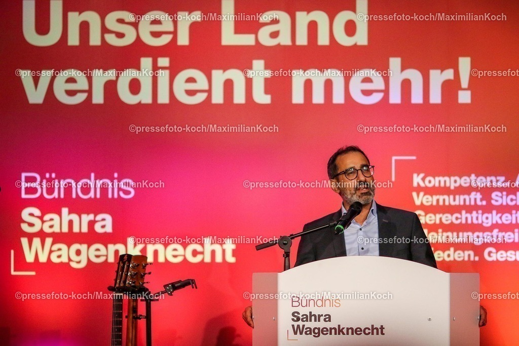 Wup06022501106 | 06.02.2025, Wahlkampfveranstaltung Bündnis Sahra Wagenknecht - Der Politiker Amid Rabieh (Stellvertretender Parteivorsitzender BSW)  bei seiner Rede in der Alten Papierfabrik in Wuppertal. 