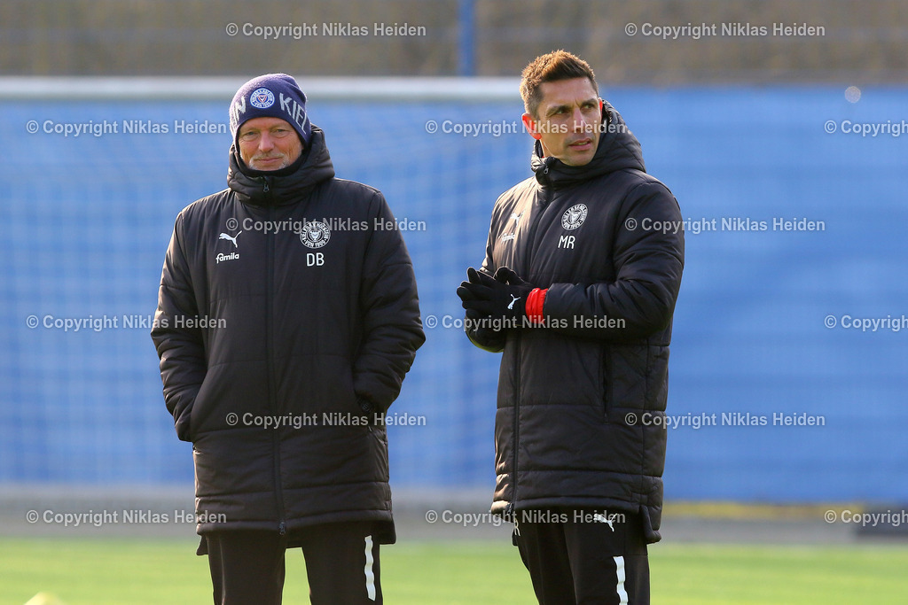 NH_HolsteinKiel_Training_12022025 | Marcel Rapp (Trainer, Holstein Kiel) und sein Co-Trainer Dirk Bremser.Fußball I Herren I Training I Saison 2024-2025 I Holstein Kiel I 12.02.2025 I Citti-Fußballpark