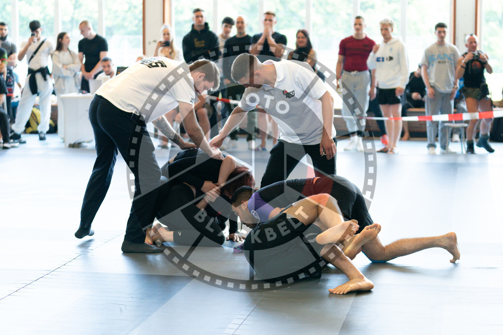 20240608PBB01456 | Fighters compete during the ILLCS VII summer edition luna livre competition in Hannover, Germany, on June 8, 2024.