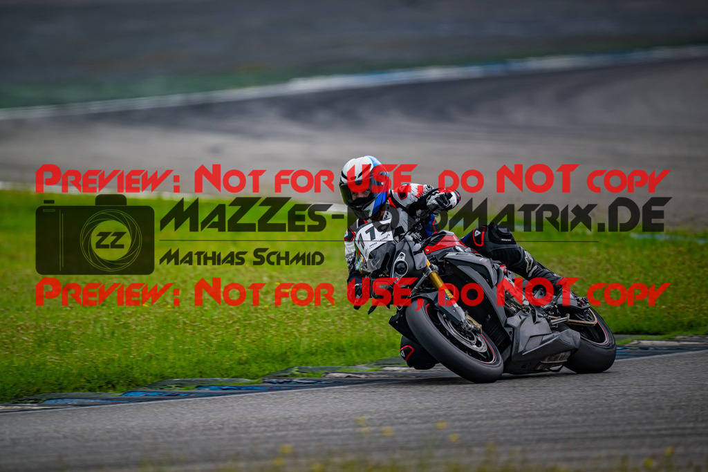 MaZZes_FotoMatrix_240702_6007705_8855 | ROT