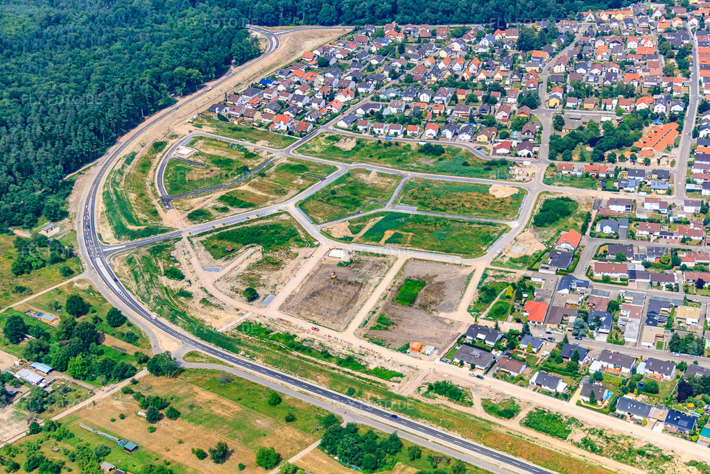 Luftbild: Neubaugebiet West in Jockgrim im Bundesland Rheinland-Pfalz in Deutschland. Foto: IMG_29718.jpg vom 02.07.2010 durch Werner Riehm/FLY-FOTO.de