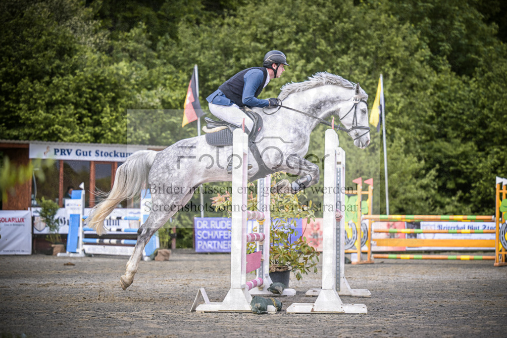 DOS_1690 | Entdecke hochwertige Reitturnierfotos von Foto Oger. Professionell, emotional und authentisch – jetzt Lieblingsmomente im Shop bestellen.Deutschlandweite Turnierfotografie. - Realisiert mit Pictrs.com
