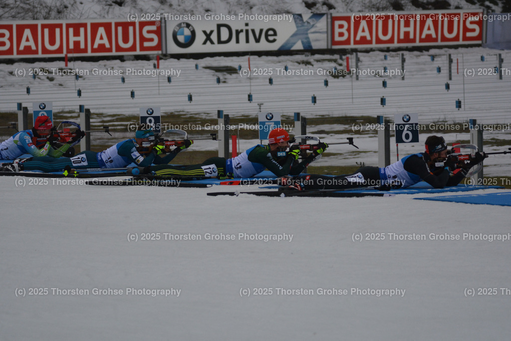 IBU WC Biathlon Oberhof 2018 | Am Schiessstand; IBU WC Biathlon Oberhof 2018, 12,5 km Verfolgung der Männer am 06.01.2018 in der DKB Ski Arena in Oberhof, (Deutschland) - Realisiert mit Pictrs.com