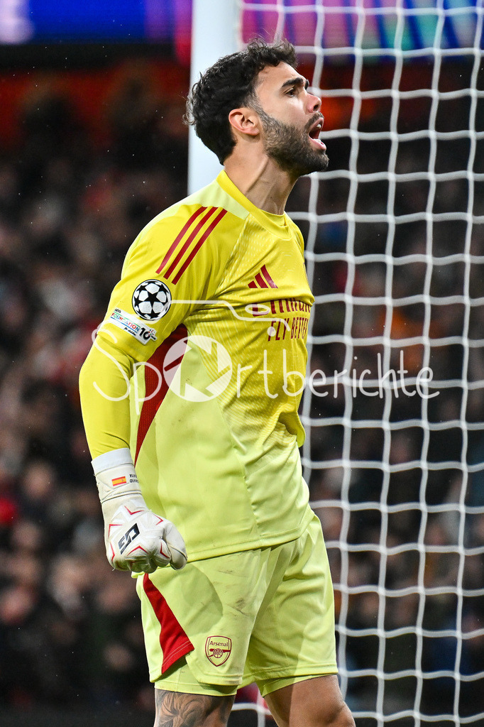 Arsenal FC - FC Bayern München | LONDON, ENGLAND - 26. NOVEMBER: Jubel von David RAYA (Arsenal FC 1) nach dem Treffer zum 2-1 durch Noni MADUEKE (Arsenal FC 20) / Tor / Torschuetze / Freude / Happy beim Ligaspiel zwischen Arsenal London und dem FC Bayern München am 5. Spieltag der UEFA Champions League im Emirates Stadium am 26.11.2025