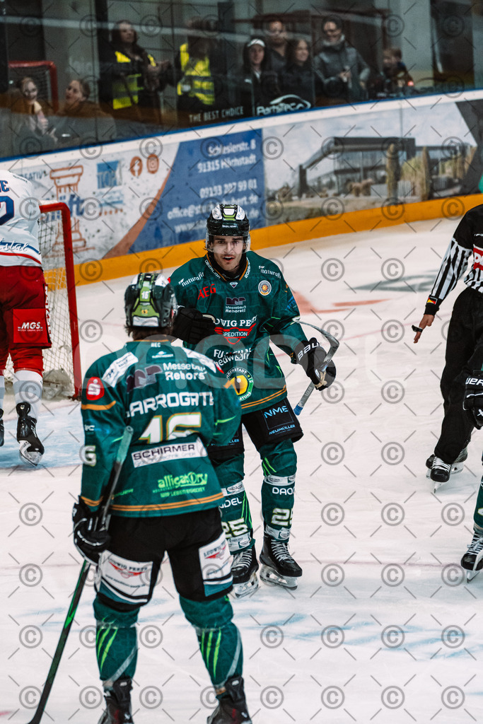 Alligators_vs_Selb_13_09_2026-37 | Die Fotogalerie von Daddel: professionelle Bilder von Sport, Events und Unternehmen aus Franken. Jetzt Galerien durchstöbern und Lieblingsfotos bestellen. - Realisiert mit Pictrs.com
