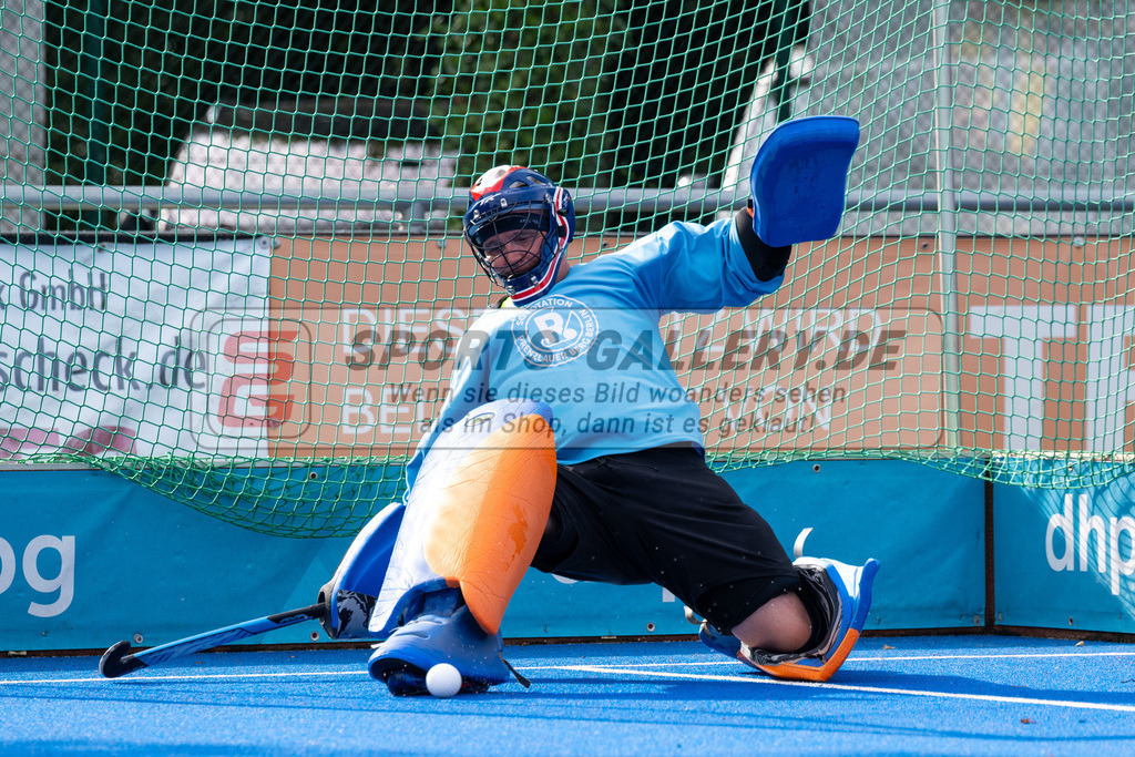 SFE_20240817_0163 | Krefeld, Deutschland, 17.08.2024:  European Cup for Recreational Hockey Players im KTHC Stadion Rot-Weiss Köln Tennis and Hockey Club am 17.08.2024 in Krefeld, Deutschland. (Foto von Stephan Fehrmann)Krefeld, Germany, 17.08.2024: European Cup for Recreational Hockey Players in KTHC Stadion Rot-Weiss Köln Tennis and Hockey Club at 17.08.2024 in Krefeld, Deutschland. (Foto from Stephan Fehrmann)