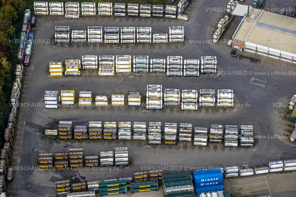 Moers241012891 | Luftbild, Rinnen GmbH Lkw-Spedition Firmengelände Parkplatz und Container, Rheinkamp-Utfort, Moers, Ruhrgebiet, Nordrhein-Westfalen, Deutschland