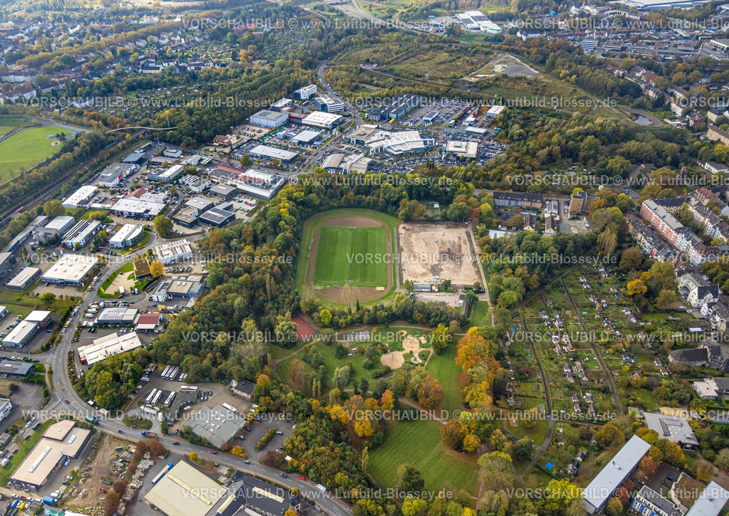 Bochum241016258 | Luftbild, Fußballstadion FC Bochum 10/21 e.V. am Park Hamme, Baustelle am Nebenplatz, Audi Zentrum Tiemeyer und Gewerbegebiet Porschestraße und Seilfahrt, Parkplätze, Hamme, Bochum, Ruhrgebiet, Nordrhein-Westfalen, Deutschland