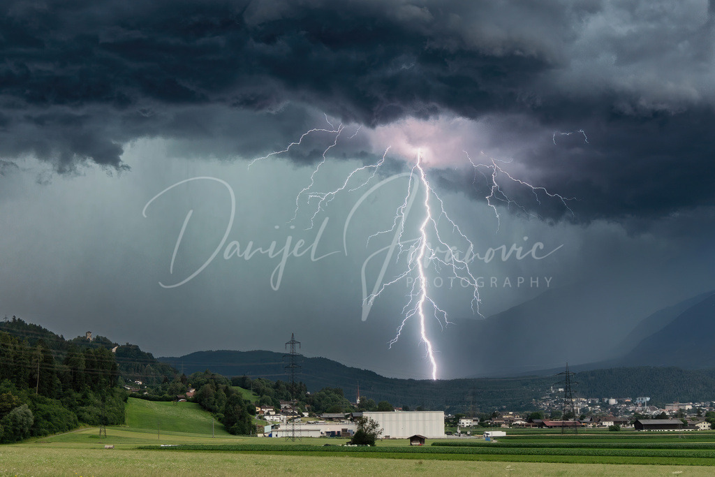 Erdblitz | Erdblitz aus einem Hagelgewitter in Telfs