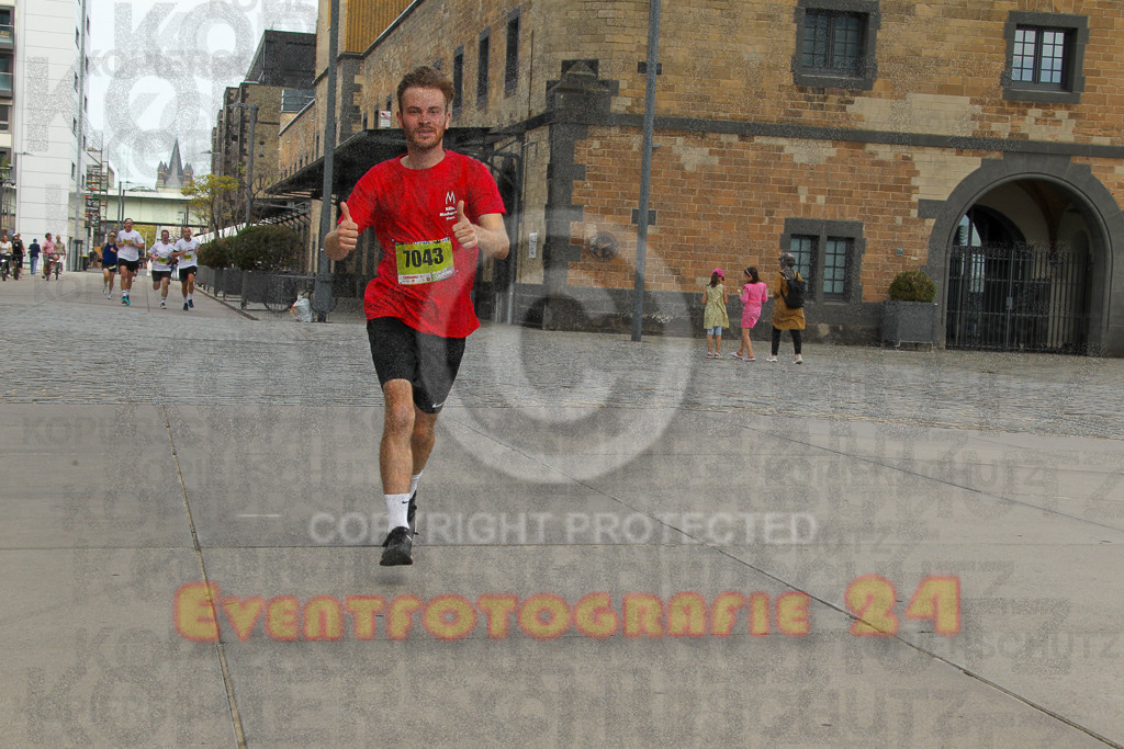 250920_1321_EV4_5274 | Sportfotografie im Rhein-Sieg Kreis, Köln, Bonn, NRW, Rheinland Pfalz, Hessen, etc. Unser Tätigkeitsfeld umfasst den Laufsport vom Volkslauf über den Marathon, Duathlon, Triathon bis zum Ultralauf wie Kölnpfad Ultra oder Schindertrail.