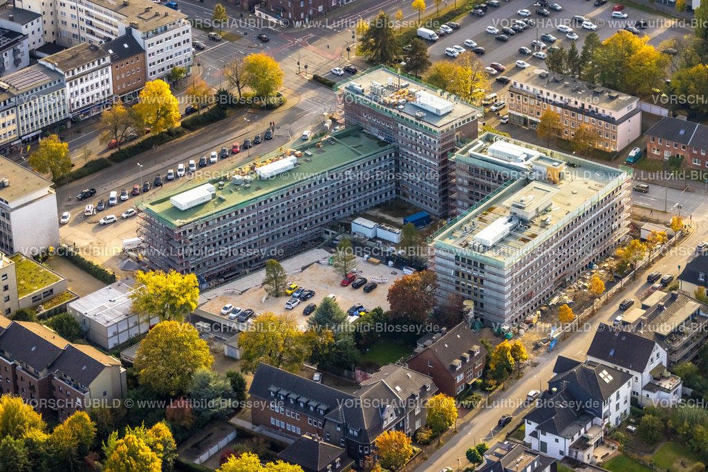 Bottrop221006247 | Luftbild, Neues Bauknecht-Quartier mit Baustelle am RAG Gebäude an der Hans-Böckler-Straße, Gleiwitzer Platz, Altstadt, Bottrop, Ruhrgebiet, Nordrhein-Westfalen, Deutschland