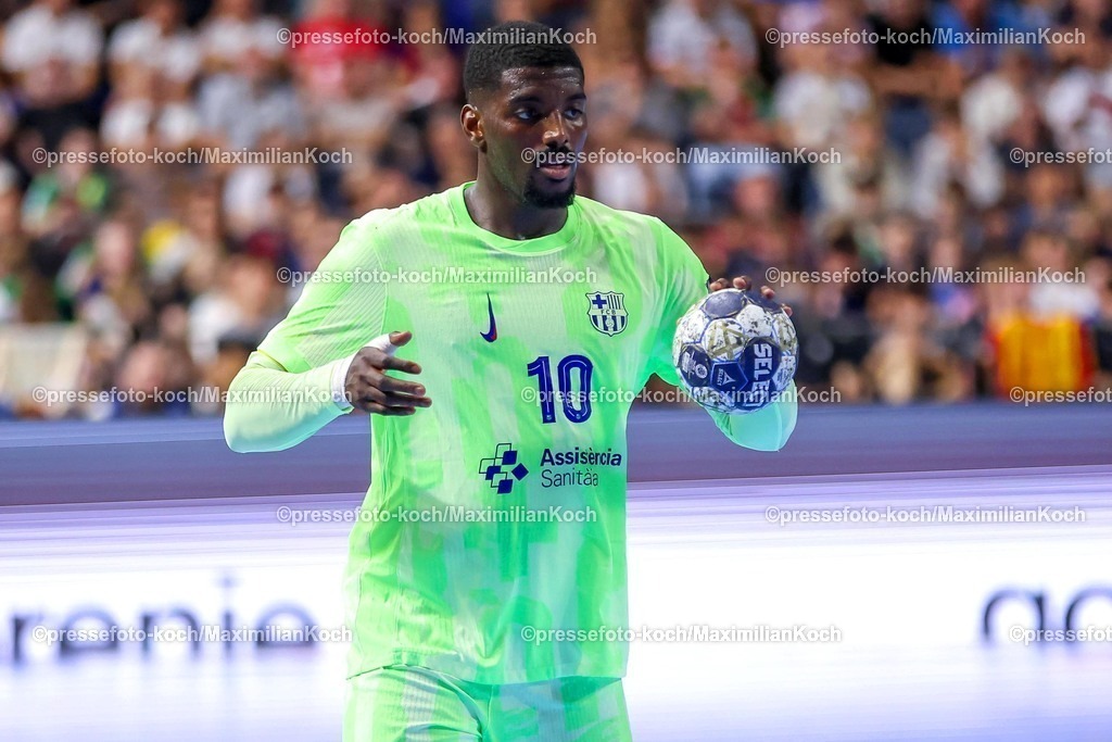KoeEHF15062501008 | 15.06.2025, Handball, Spiel um Platz 3, TruckScout24 EHF FINAL4, LANXESS arena Köln, HBC Nantes - FC Barcelona: Dika Mem (Barca FC Barcelona ESP #10) 