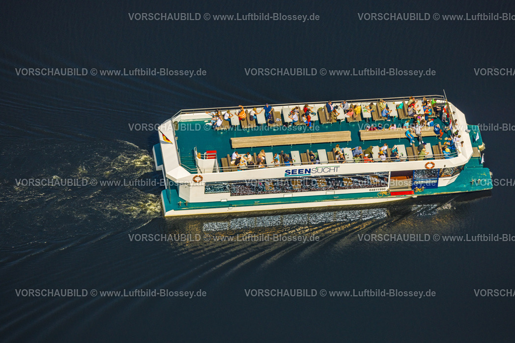Schleiden240501983Eifel_Urfttalsperre | Luftbild, Ausflugsschiff SeenSucht mit Gästen auf dem Sonnendeck, Fluss Rur und Urftsee, Nordeifel Nationalpark Eifel, Rurberg, Simmerath, Nordrhein-Westfalen, Deutschland