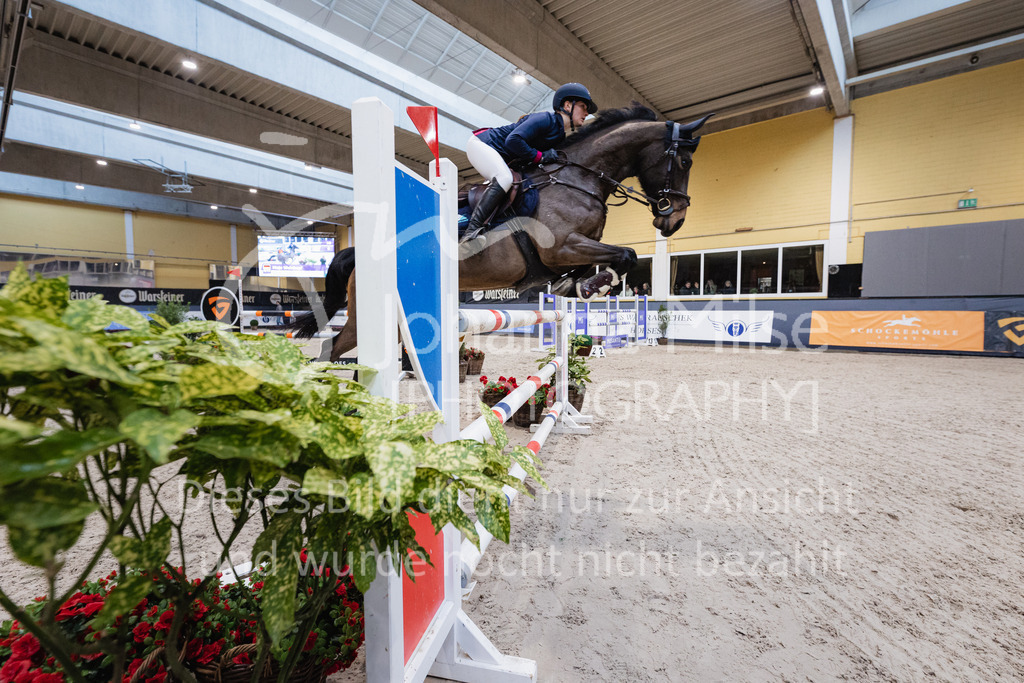 230212_Warstein_Junior-M-337 | Deine schönsten Turniermomente als professionelle Fotos! Entdecke hochwertige Pferdesport-Fotografie im Online-Shop. Jetzt Fotos finden & bestellen!