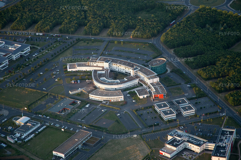 Ortsansicht | Luftbild: Ortsansicht in La Chaussée-Saint-Victor im Bundesland Loir-et-Cher in Frankreich. Foto: IMG_081350.jpg vom 19.06.2015 durch Werner Riehm/FLY-FOTO.de - Realisiert mit Pictrs.com