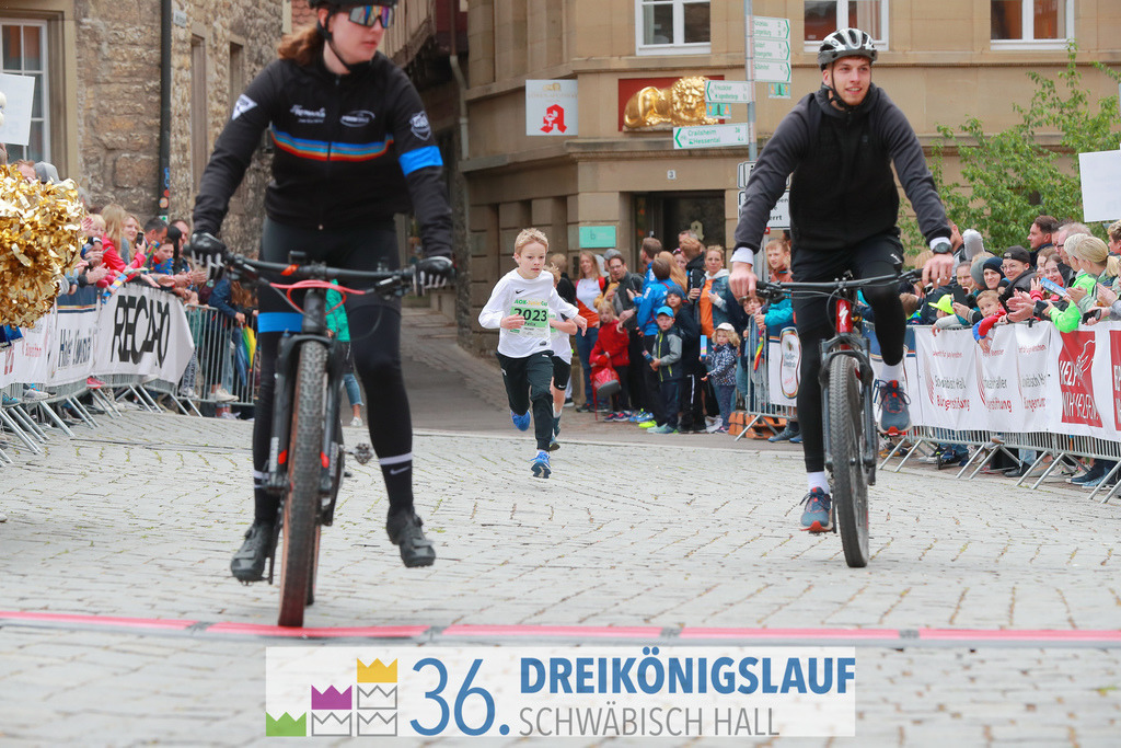 AOK Junior Cup 400m | 3Königslauf 2022 AOK Junior Cup 400m - Realisiert mit Pictrs.com