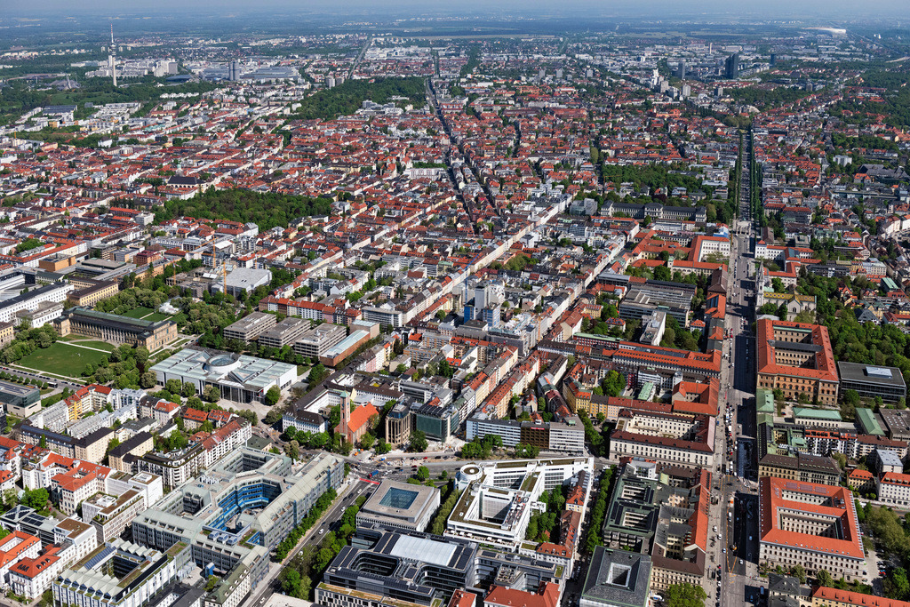 dr__0063324.jpg | MüNCHEN 29.04.2025 Innenstadtbereich im Stadtgebiet Maxvorstadt an der Altstadtring-Tunnel, Ludwigstraße, Von-der-Tann-Straße in München im Bundesland Bayern, Deutschland. // Cityscape of the district Maxvorstadt on street Altstadtring-Tunnel, Ludwigstrasse, Von-der-Tann-Strasse in Munich in the state Bavaria, Germany. Foto: Daniel Reiter