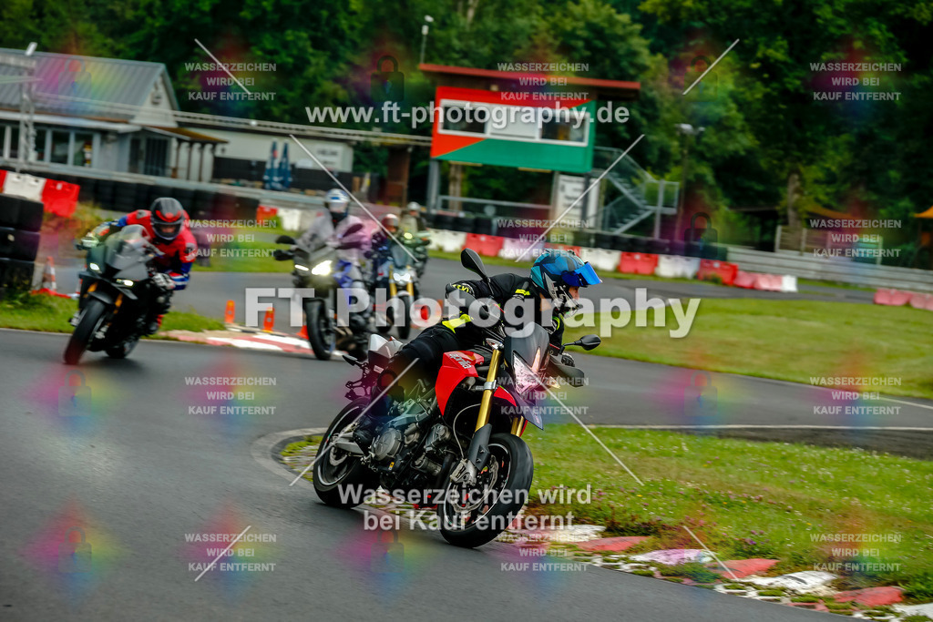 VBK-3580 | Hier findet Ihr Bilder von Touristenfahrten auf der Nürburgring Nordschleife oder von anderen Veranstaltungen die ich besucht habe. Viel Spass beim Durch Schauen 