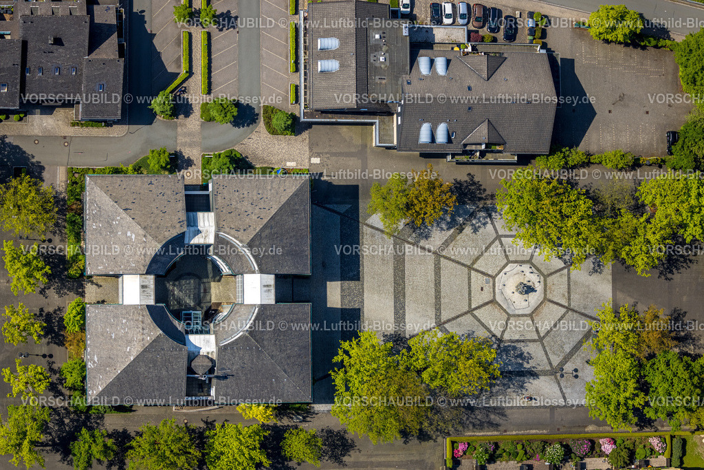 Olsberg240503142 | Luftbild, Rathaus und Bigger Platz, Bigge, Olsberg, Sauerland, Nordrhein-Westfalen, Deutschland