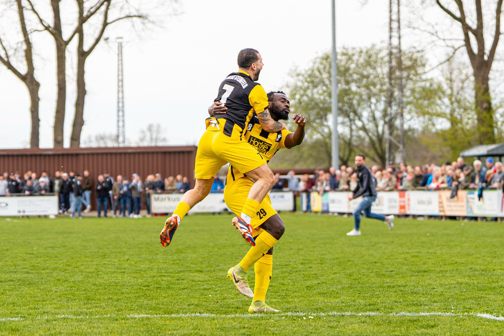 Fußball I Herren I Saison 2025-2026 I Kreisliga VEC I 22. Spieltag I SC SW Bakum - SV Falke Steinfeld I 23541 | jns.sportfotos - Realisiert mit Pictrs.com