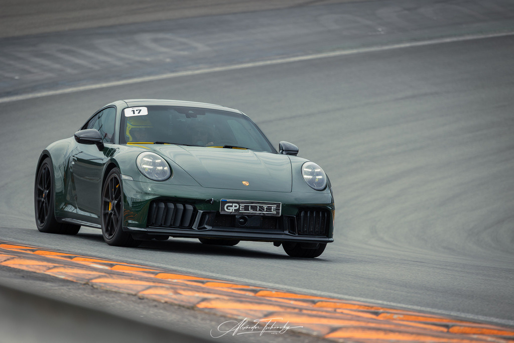 R6PZ0650 _Alexander Tschuncky | Entdecken Sie die faszinierende Welt von Alexander Tschuncky Arts: Kreative Fotografie, atemberaubende Automobilkunst und hochwertiger Bilderdruck. Lassen Sie sich inspirieren! - Realisiert mit Pictrs.com