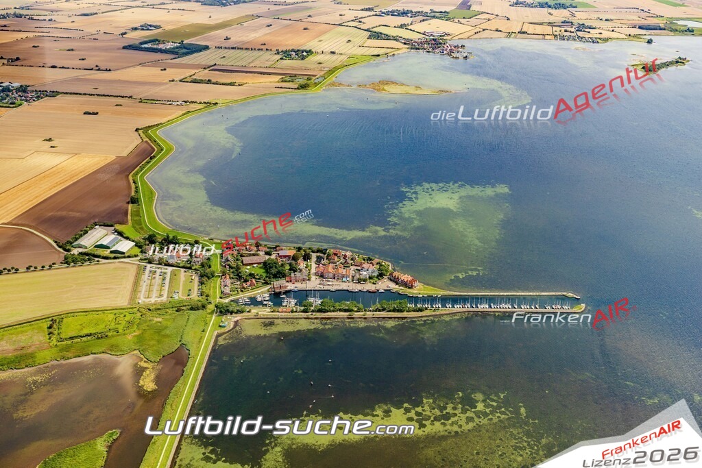 Luftaufnahme  Fehmarn - Die Luftaufnahme wurde 2025 vom UL-Flugzeug heraus erstellt ( ohne Drohne ) - Hochauflösende Luftaufnahme - für professionelle Ausdrucke geeignet. Die Geschenkidee !Mit Lizenz und Bildrechte bestellbar
