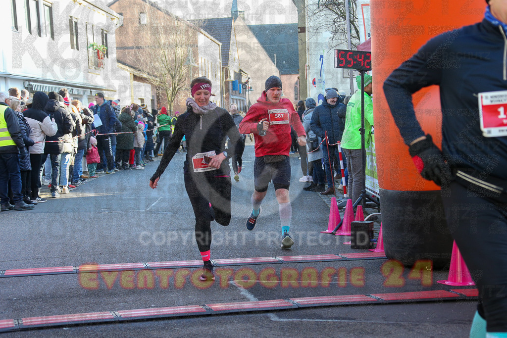 241201_1231_EX1_2537 | Sportfotografie im Rhein-Sieg Kreis, Köln, Bonn, NRW, Rheinland Pfalz, Hessen, etc. Unser Tätigkeitsfeld umfasst den Laufsport vom Volkslauf über den Marathon, Duathlon, Triathon bis zum Ultralauf wie Kölnpfad Ultra oder Schindertrail.