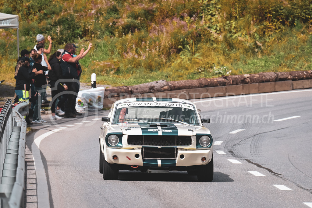 21. Arosa ClassicCar 2025 - 7. =September= 2025 | Dieter Lehner aus Kilchberg (SUI) in einem Shelby Mustang GT 350R aus dem Jahre 1965 mit Startnummer 505 am Arosa ClassicCar 2025 in der Kategorie Competition..@arosaclassiccar, @arosa.official, #arosaclassiccar, #arosa, #76curves, #classiccarBild: Sportfotografie Markus Aeschimann | www.markus-aeschimann.ch - Realisiert mit Pictrs.com