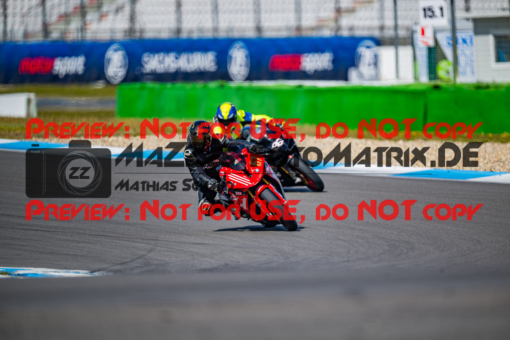 MaZZes_Fotomatrix_20260406_6007705_0545-2 | ROT