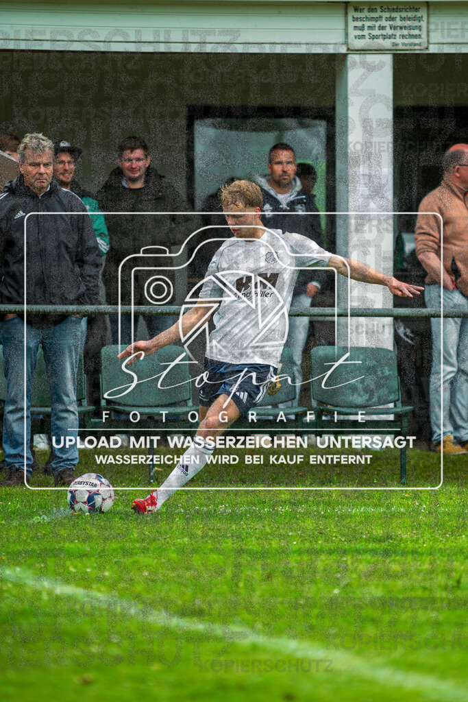 Final Kreispokal HK - Germania Walsrode vs. TSV Wietzendorf | Oskar Maxim Lenz (Germania Walsrode #21); Finale Kreispokal HK - Germania Walsrode vs. TSV Wietzendorf am 07.06.2026 in Sportplatz Alter Schulweg, Schülern - Realisiert mit Pictrs.com