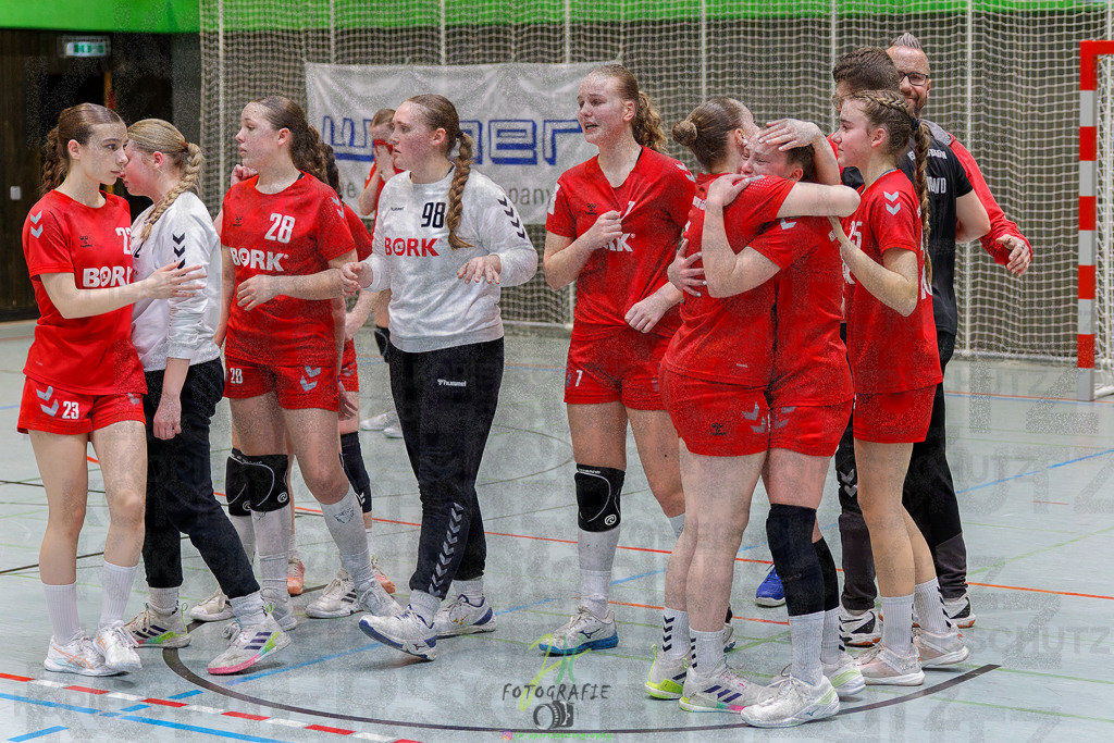 Hessenmeisterschaft wJC - Finale; HSG Kleenheim - HSG Weiterstadt/ Braunsh.Worf. | Hessenmeisterschaft wJC - Finale; HSG Kleenheim - HSG Weiterstadt/ Braunsh.Worf. am 22.03.2025 in Biedenkopf (Sporthalle Lahntalschule)Photo © 2025 - Jörg Heinrich - Realisiert mit Pictrs.com