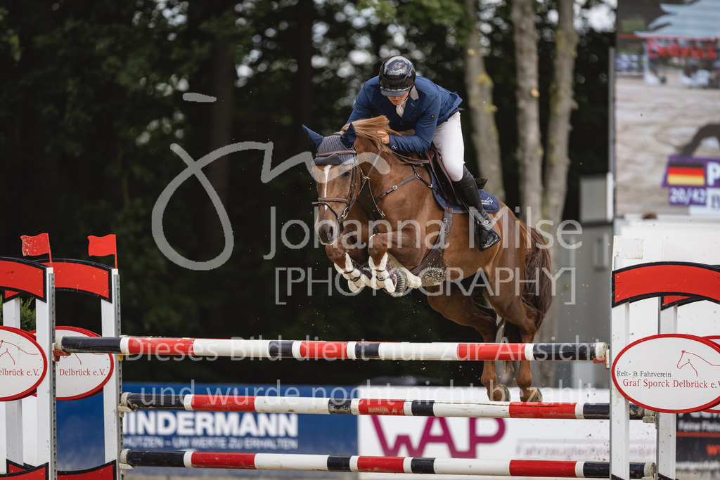 230826_Delbrueck_Youngster-M-535 | Deine schönsten Turniermomente als professionelle Fotos! Entdecke hochwertige Pferdesport-Fotografie im Online-Shop. Jetzt Fotos finden & bestellen!