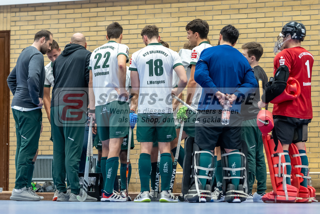 SFE_20231217_0069 | Neuss, Deutschland, 17.12.2023:  in Aktion waehrend des Spiels der Halle 1. Bundesliga Herren zwischen SW Neuss vs Uhlenhorst Mülheim im Stadionhalle (SW Neuss) am 17.12.2023 in Neuss, Deutschland. (Foto von Stephan Fehrmann)

Neuss, Germany, 17.12.2023:  in action during the game of Halle 1. Bundesliga Herren between SW Neuss vs Uhlenhorst Mülheim in Stadionhalle (SW Neuss) at 17.12.2023 in Neuss, Deutschland. (Foto von Stephan Fehrmann)