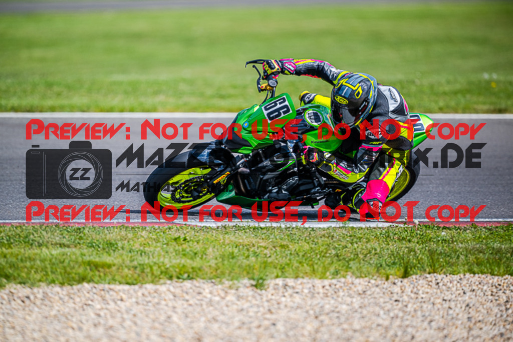 MaZZes_FotoMatrix_220506_91331 | Fotograf Mathias Schmid
Sportfotograf,
Eventfotograf,
Hochzeitsfotograf,
Portraitfotograf