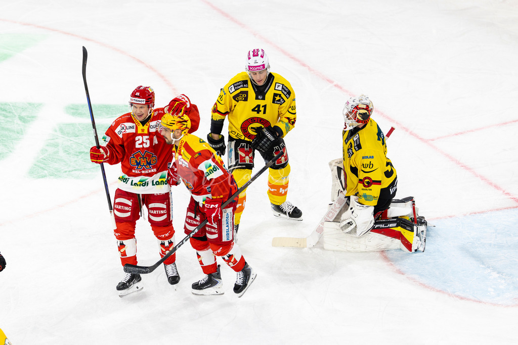 EHCB vs SCB 20260312_wb-4047 | Sportbilder, Sportfotograf, Hochzeits- und Eventfotografin, Flugshows, Portraits und Tiershooting, Aviation, Downhill, Nationalleague, Swissleague, International