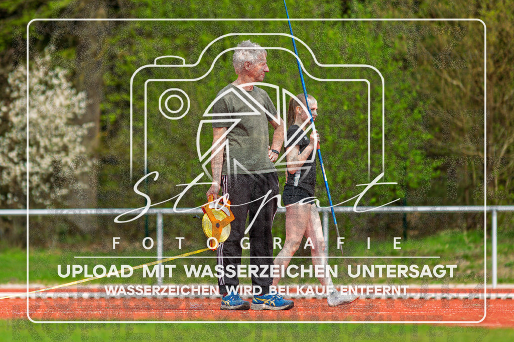KMHK-1063 | Kreismeisterschaften Leichtathletik-Wurf Heidekreis 2026 im Boehmewaldstadion, Soltau (Simon Paul Stopat) - Realisiert mit Pictrs.com