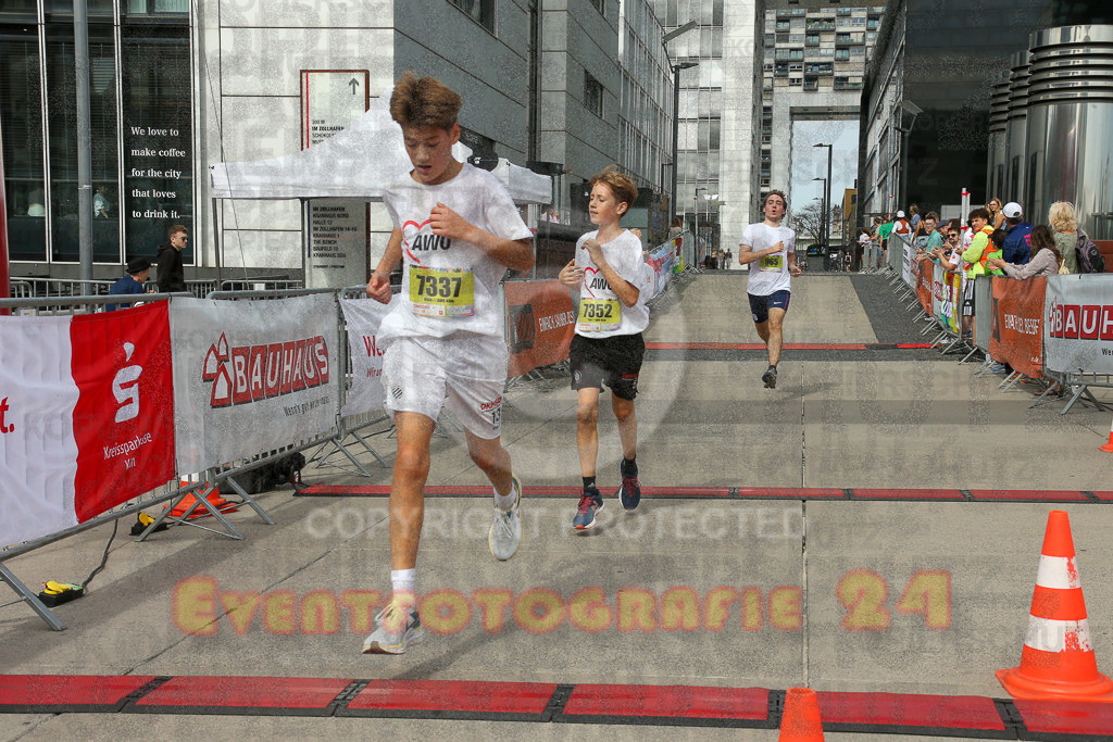 250920_1324_EX1_4407 | Sportfotografie im Rhein-Sieg Kreis, Köln, Bonn, NRW, Rheinland Pfalz, Hessen, etc. Unser Tätigkeitsfeld umfasst den Laufsport vom Volkslauf über den Marathon, Duathlon, Triathon bis zum Ultralauf wie Kölnpfad Ultra oder Schindertrail.