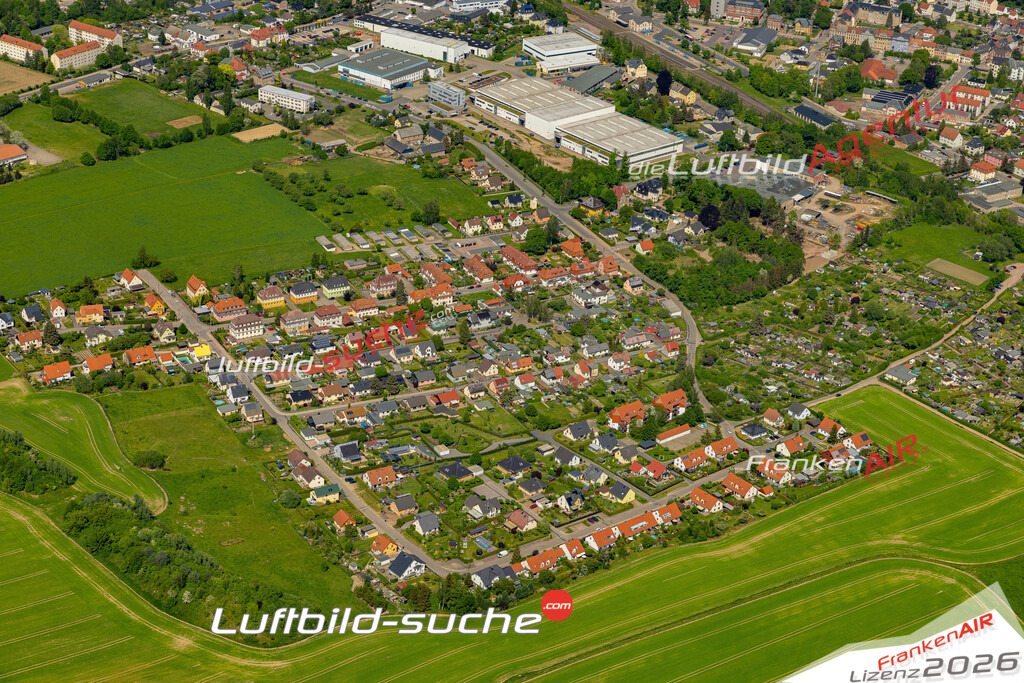 Das Luftbild der Stadt Hainichen wurde 2022 vom Flugzeug heraus erstellt (keine Drohnen-Aufnahmen) Aufnahmehöhe ca.450 Meter- hohe Bildauflösung und Druck-Qualität. Garantiert!
