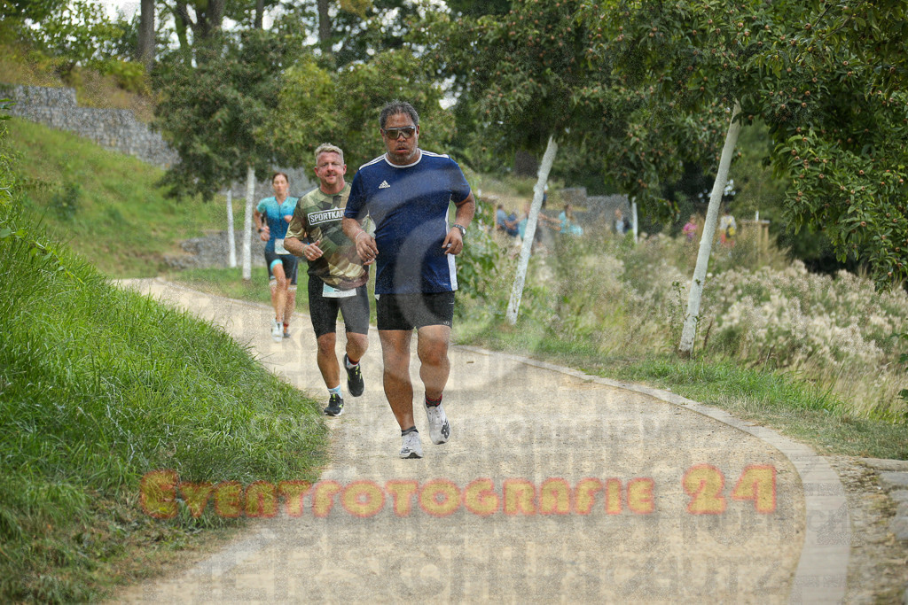 250824_1357_EX1_4429 | Sportfotografie im Rhein-Sieg Kreis, Köln, Bonn, NRW, Rheinland Pfalz, Hessen, etc. Unser Tätigkeitsfeld umfasst den Laufsport vom Volkslauf über den Marathon, Duathlon, Triathon bis zum Ultralauf wie Kölnpfad Ultra oder Schindertrail.