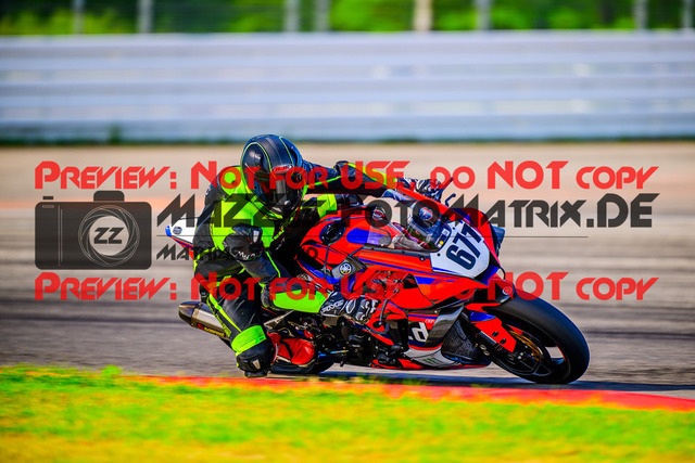 MaZZes_FotoMatrix_240520_6021986_2604 | WEISS