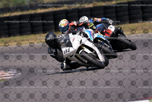 26bt04-1751 | markuskiefer.com - Realisiert mit Pictrs.com