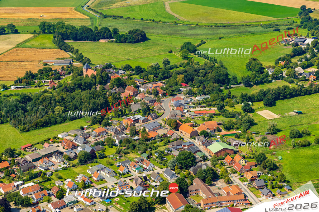 Luftbild der Stadt Grube - Die Luftaufnahme wurde 2025 vom UL-Flugzeug heraus erstellt ( keine Drohne ) - Hochauflösende Luftaufnahme - für professionelle Ausdrucke geeignet. Die Geschenkidee !Hier alle&nbsp;Infos zur Lizenzierung der LuftaufnahmeWir fliegen auch dieses Jahr wieder in Ihre Region um Luftbilder zu erstellen.- Luftbild anfragen