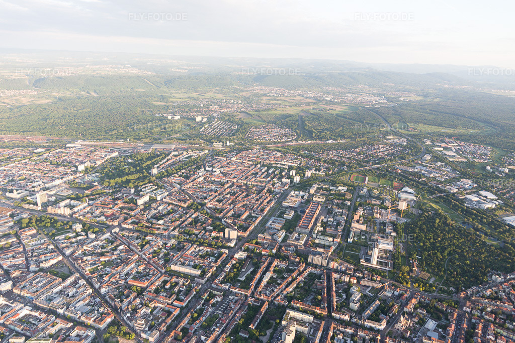 Luftbild: Brauerstr im Ortsteil Südweststadt in Karlsruhe im Bundesland Baden-Württemberg in Deutschland. Foto: IMG_099614.jpg vom 21.05.2017 durch Werner Riehm/FLY-FOTO.de