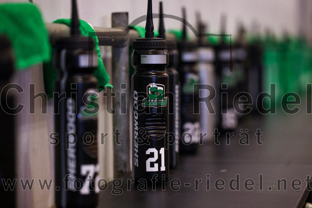 2022-09-23_001_TSV_Erding_gegen_EV_Fuessen | Erding, Deutschland, 23.09.2022:
Eishockey, Bayernliga 2022 / 2023, Testspiel, TSV Erding gegen EV Füssen, Endergebnis: 1:3

Foto: Christian Riedel / fotografie-riedel.net