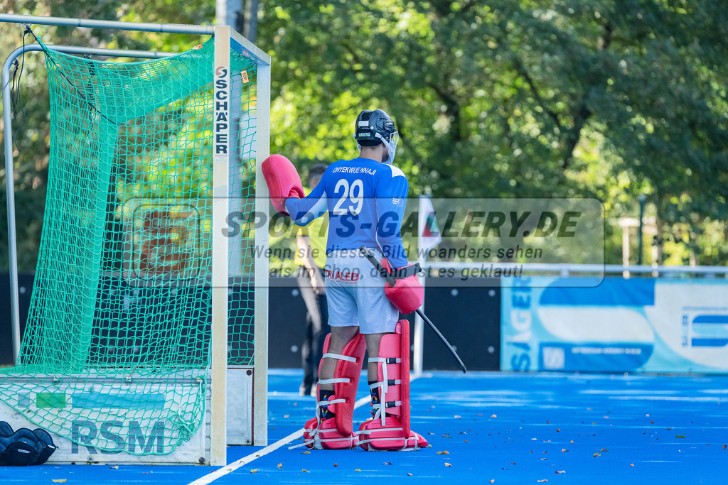 HK_20231001_104976 | 1.Bundesliga Herren Crefelder HTC - Harvestehuder THC am 1.10.2023 CHTC, Krefeld , Joshua Onyekwue Nnaji Torwart ( Crefelder HTC #29 )